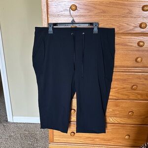 Columbia Black Drawstring Capris